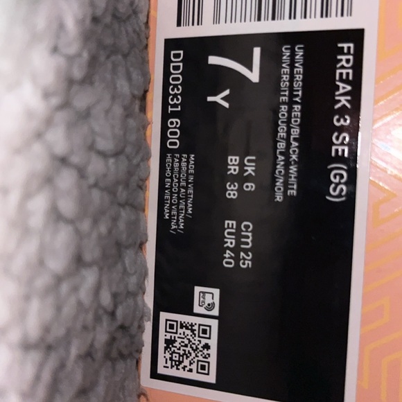 Kyrie’s and Giannis - Picture 5 of 6